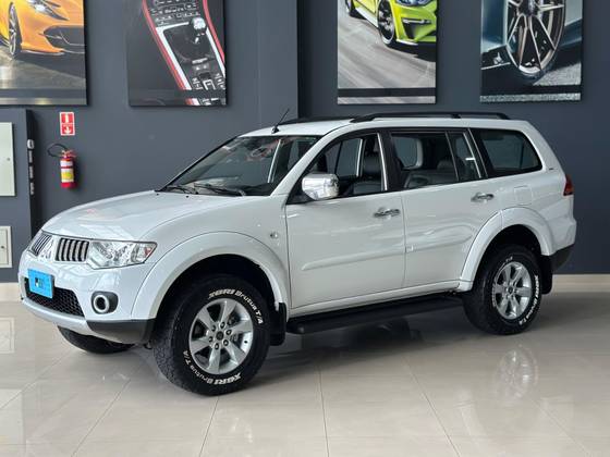 MITSUBISHI PAJERO DAKAR 3.5 HPE 7 LUGARES 4X4 V6 24V FLEX 4P AUTOMÁTICO MITSUBISHI PAJERO DAKAR 3.5 HPE 7 LUGARES 4X4 V6 24V FLEX 4P AUTOMÁTICO